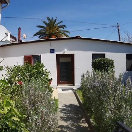 Apartment In Mit Grill, Terrasse Und Garten