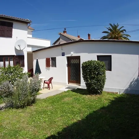 Apartment In Mit Grill, Terrasse Und Garten *