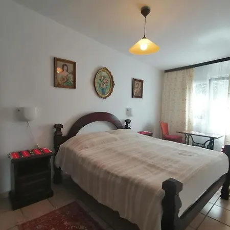 Apartment In Mit Grill, Terrasse Und Garten Premantura