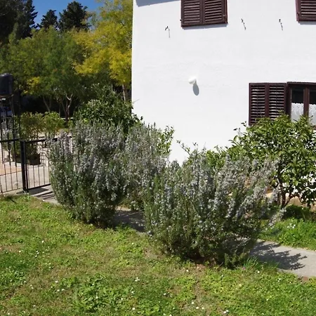 In Mit Grill, Terrasse Und Garten Apartment *